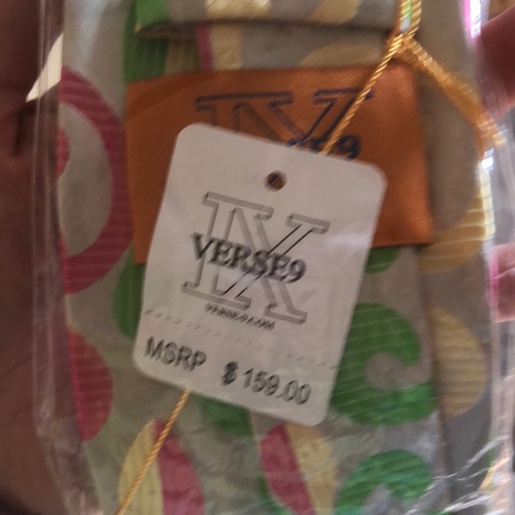 Verse 9 matching tie and pocket square - Picture 3 of 3